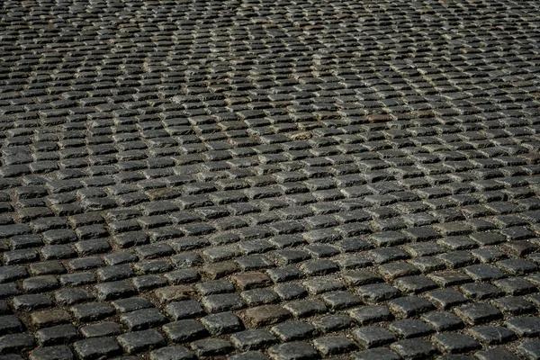 Islak Kaldırım Taşlarının Pürüzlü Dokusu Eski Ara Sokak Cobble Stones — Stok fotoğraf