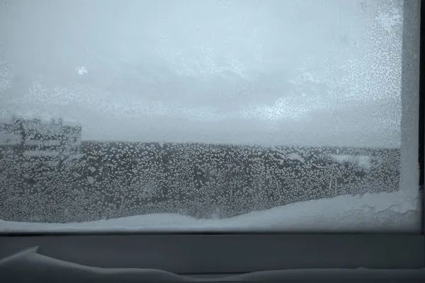 Зимовий Крижаний Візерунок Замерзлому Склі Погана Концепція Вентиляції Холодна Температура — стокове фото