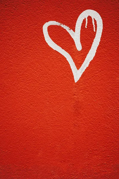 Corazón Blanco Pintado Sobre Fondo Pared Signo Del Febrero Símbolo — Foto de Stock