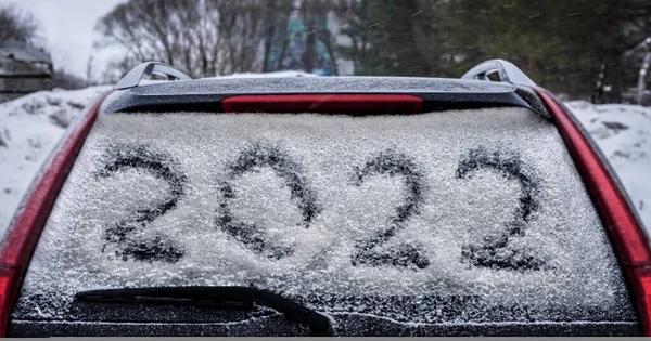 Bevroren Ijskoude Getextureerde Auto Winter Een Ijskoude Ochtend Bevroren Achterruit — Stockfoto
