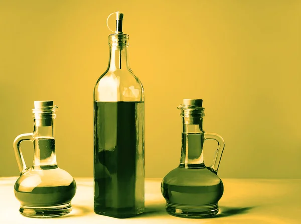 Uppsättning Vegetabiliska Eller Olivolja Glasflaskor Isolerad Bakgrund Samlingen Tre Smala — Stockfoto