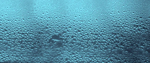 Krople Deszczu Szybę Okienną Szare Niebo Tło — Zdjęcie stockowe