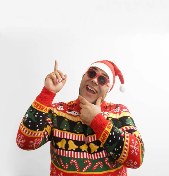 Feliz Homem Barbudo Animado Vestindo Camisola Malha Chapéu Papai Noel — Fotografia de Stock