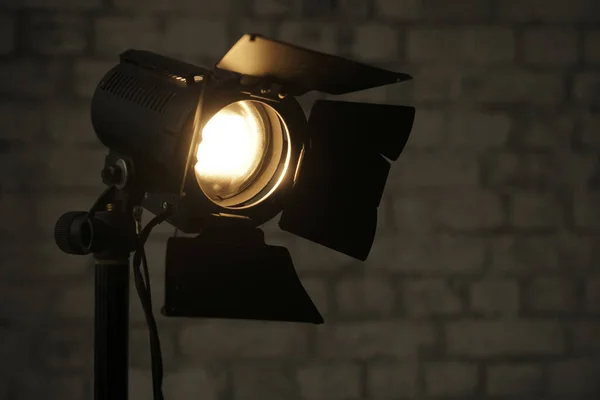 Flash Estúdio Tripé Luz Pulsada Para Uso Profissional Por Fotógrafos — Fotografia de Stock