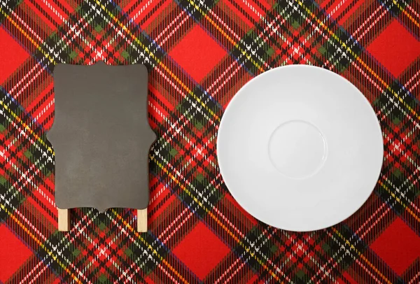 Schwarze Tafel Auf Rot Gestreiftem Hintergrund Mit Einer Rot Karierten — Stockfoto