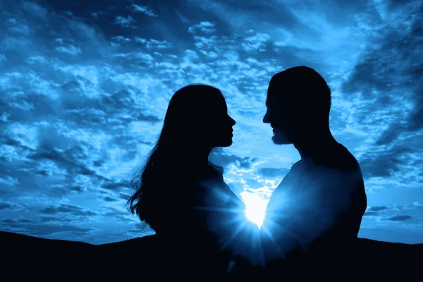 Silhouette Happy Young Couple Love Sunset Happy Man Woman Sunlight — Stockfoto