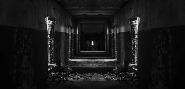 Corredor Abandonado Edificio Industrial Oscuro Corredor Espeluznante Místico Túnel Vacío — Foto de Stock