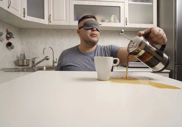 Sleepy Man Kitchen Table Breakfast Pourimg Coffee Table — Stock fotografie