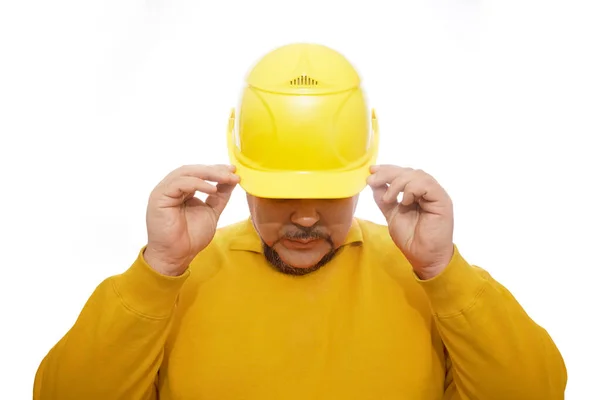 Man Sweatshirt Looks Visor Yellow Helmet — Stockfoto