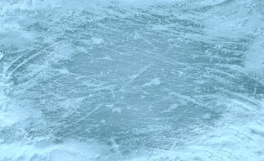 Doğal buz pateni pistindeki buz dokusunu kapatın. buz pateni çizikleri, yakın görünüm