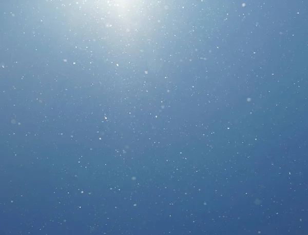 大雪中蔚蓝的天空 文本的空白处 — 图库照片