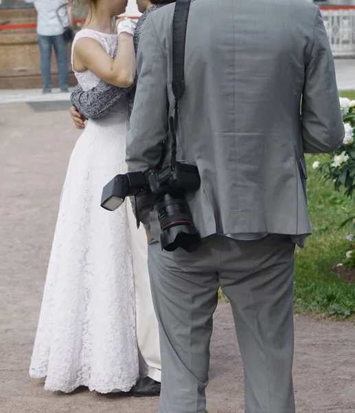 Profesjonalny Fotograf Para Ślubna — Zdjęcie stockowe