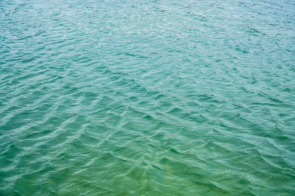 Pequenas Ondulações Oceano Perto Abstrato Natureza Fundo Conceito Azul Mar — Fotografia de Stock