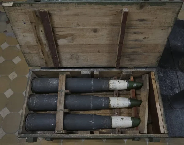 Weapons Shells Placed Wooden Case Subjects Second World War Artillery — Stock Photo, Image