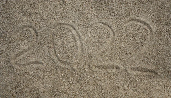 2022 Geschreven Zand Van Het Strand Nieuwjaar Reis Wenskaart — Stockfoto