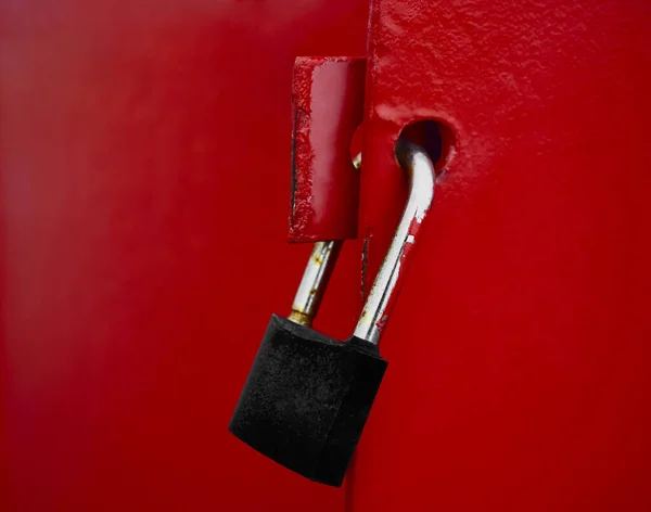 红门挂锁 — 图库照片