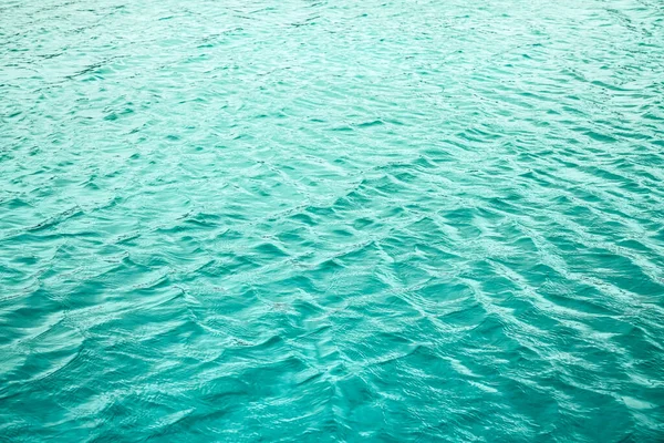 Pequenas Ondulações Oceano Perto Abstrato Natureza Fundo Conceito Azul Mar — Fotografia de Stock