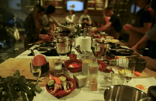 Chef Grupo Jovens Durante Aula Culinária Fotografia Estilo Vida Uma — Fotografia de Stock