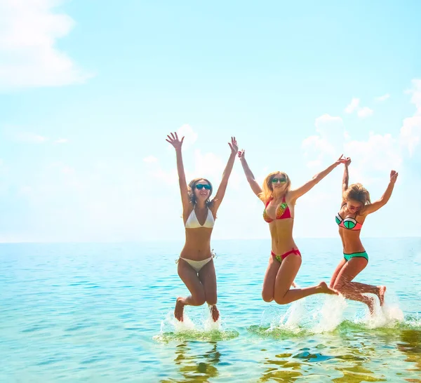 Group Happy Young Women Jumping Water — Stock Photo, Image