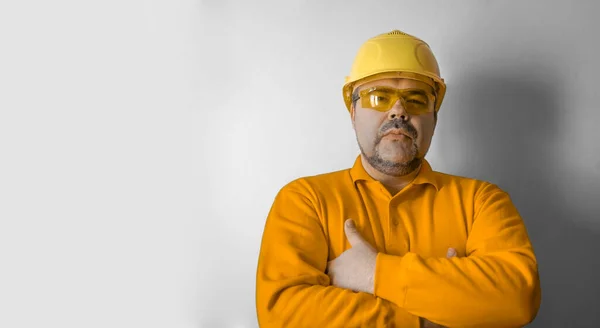 Schöner Mann Mit Bauhelm Und Brille Bauarbeiter Mittleren Alters — Stockfoto