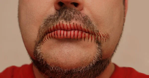Τρομακτική Βολή Τρομακτικό Παράξενο Άνθρωπο Στόμα Ραμμένο Κλείσει — Φωτογραφία Αρχείου