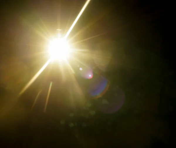 Błyszczące Słońce Promienie Słońca Promienie Słoneczne Projekt Słoneczny Żółte Ciepłe — Zdjęcie stockowe