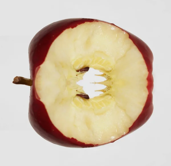 Червоне Кусає Яблуко Білому Тлі Червоне Кусане Яблуко Ізольоване Білому — стокове фото