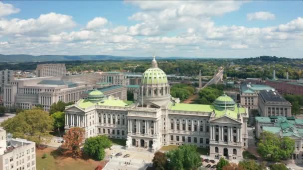 Aerial view of Harrisburg, PA state capitol — Stock Video