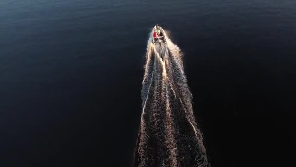 Aerial Drone Top View Fénymásolás Helyet Luxus Sebesség Csónak Cirkáló — Stock videók