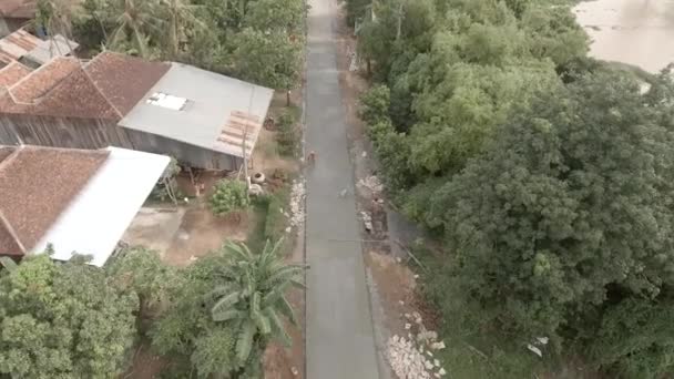 Drone Aereo Colpo Della Costruzione Del Villaggio Strada Sono Installate — Video Stock