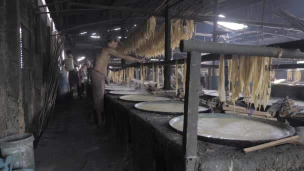 Пномпень Камбоджа 2021 Горячее Соевое Молоко Остывает Поверхности Образуется Тонкий — стоковое видео