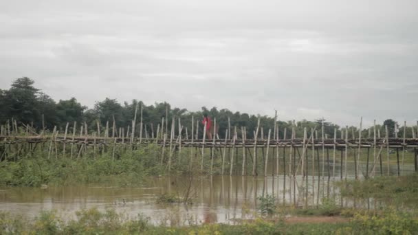 Young Girl Carrying Bamboo Basket Arm Crossing Bamboo Bridge Small — 图库视频影像