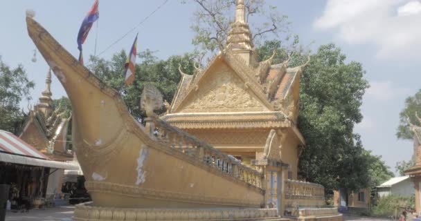 Phnom Penh Camboya 2022 Acercar Templo Budista Forma Barco — Vídeo de stock