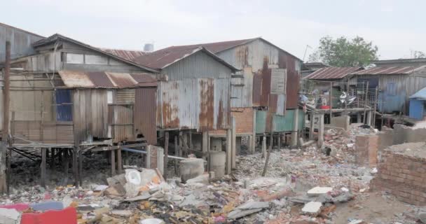 Zoom Arrière Bidonvilles Maisons Entourées Tas Ordures — Video