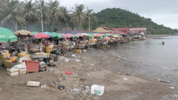 Kep Camboja 2022 Visão Lateral Mercado Peixe Coberto Plástico Beira — Vídeo de Stock