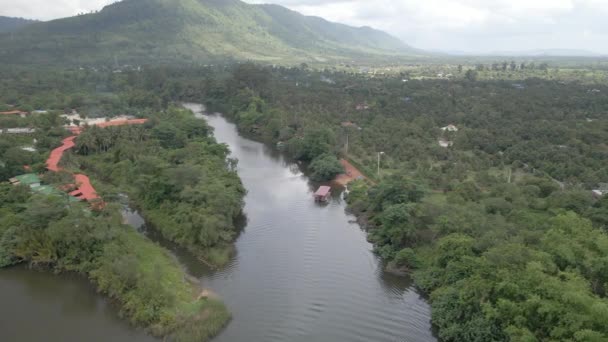 Aerial View River Ferry Reaching Bank Very Rural Area — Video Stock