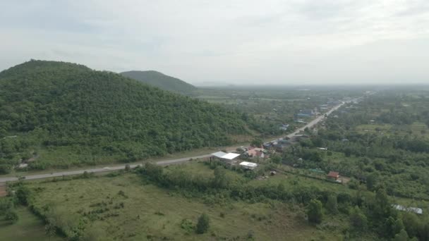 Aerial Fly Backwards Shot National Road Green Hills — Vídeos de Stock