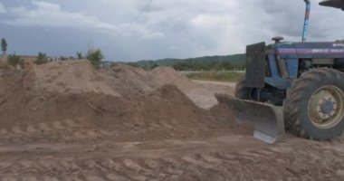 Kamp - Kamboçya - 06-09-2021: Toprak ıslah çalışmaları konutların inşası ve genişletilmesi için hazırlanıyor. 