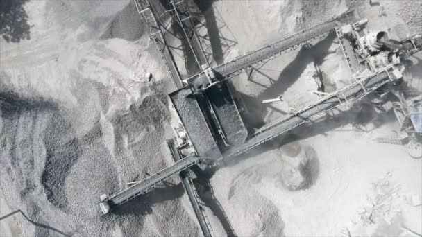 Aerial Static View Conveyor Belts Transporting Gravel Construction Site — Vídeo de Stock