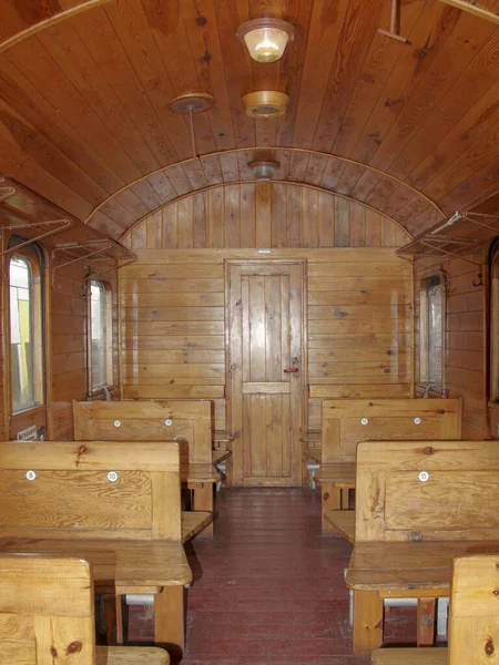 Das Innere Eines Historischen Personenwagens Der Innenraum Hat Holzvertäfelung Und — Stockfoto