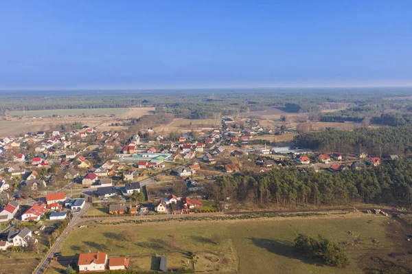 Wykonany Dużej Wysokości Panorama Małego Prowincjonalnego Miasteczka Przy Użyciu Drona — Zdjęcie stockowe