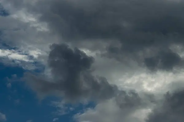 Sky Covered Dark Ominous Clouds Herald Onset Intense Rainfall Threat — Stockfoto