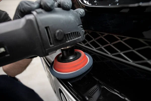 Hand Polishing Tool Cleaning Bumper Black Car Close Detail — Stockfoto