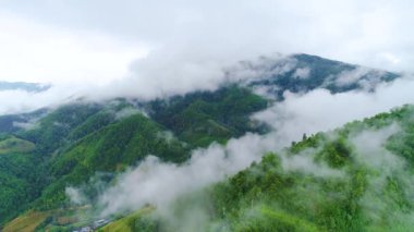 Dağların Havadan Görünümü ve Bulutlar 2. Bölüm