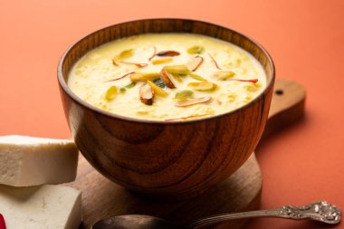 Paneer Payasam veya Cottage cheese kheer veya khir