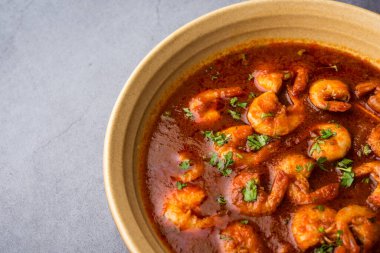 Kolambi Kalwan ya da Tikhle olarak da bilinen Goan Karidesleri ya da Karides Körisi ya da Zinga Masala