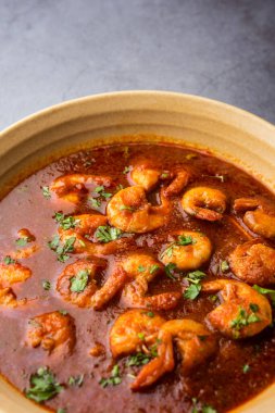 Kolambi Kalwan ya da Tikhle olarak da bilinen Goan Karidesleri ya da Karides Körisi ya da Zinga Masala