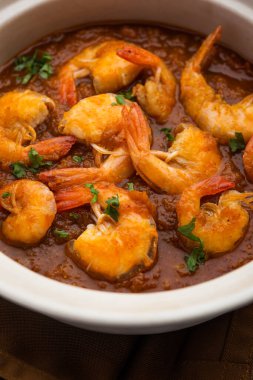 Kolambi Kalwan ya da Tikhle olarak da bilinen Goan Karidesleri ya da Karides Körisi ya da Zinga Masala