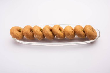 Balushahi bir tabak içinde servis Hindistan gelen geleneksel bir tatlı olduğunu