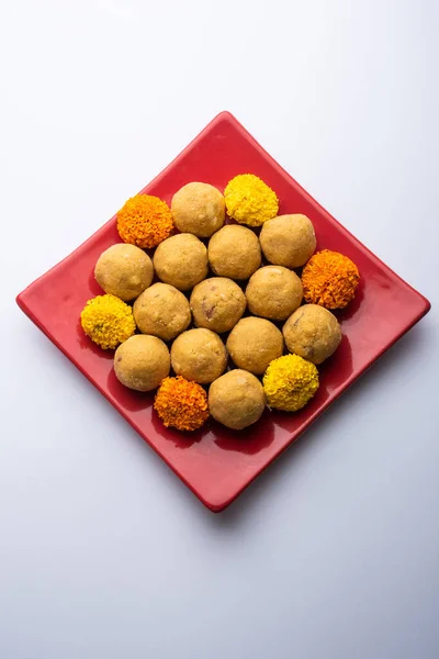 Besan Ladoo Gram Şeker Kakule Ile Yapılan Lezzetli Tatlı Toplardır — Stok fotoğraf